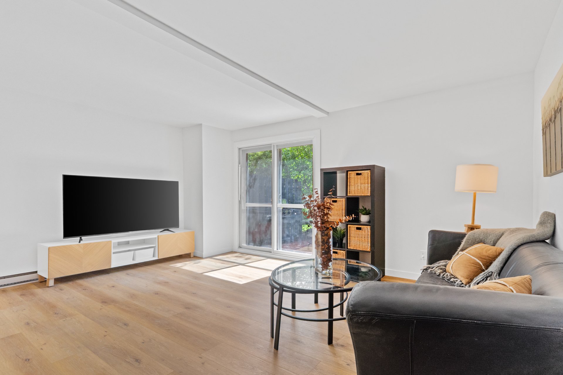 Residential in Dollard-Des-Ormeaux
