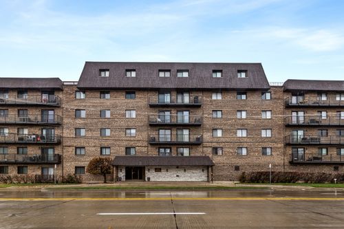 apt-410-960 S River Rd, Des Plaines, IL, 60016-6758 | Card Image