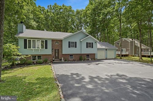 2145 Sassafras Ln, Kunkletown, PA, 18058-7924 | Card Image