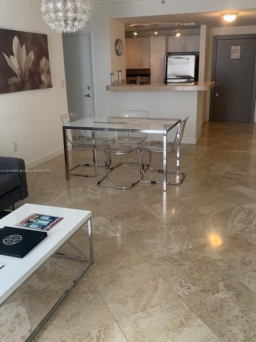 apt-2002-185 Se 14th Ter, Miami, FL, 33131-3419 | Card Image