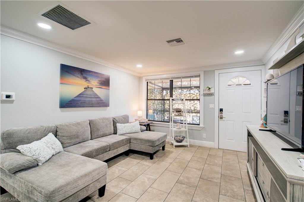 Residential in NAPLES 5
