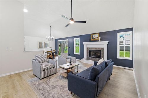 1003 Lincoln St, Pleasant Hill, MO, 64080-1193 | Card Image