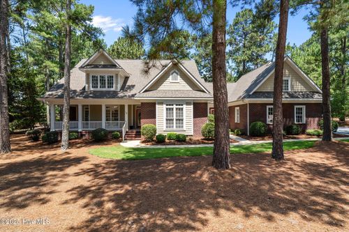12 Lasswade Dr, Pinehurst, NC, 28374-6703 | Card Image