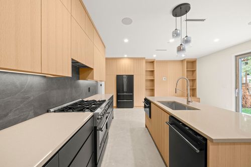 1-2091 E 20th Ave, Vancouver, BC, V5N2L1 | Card Image