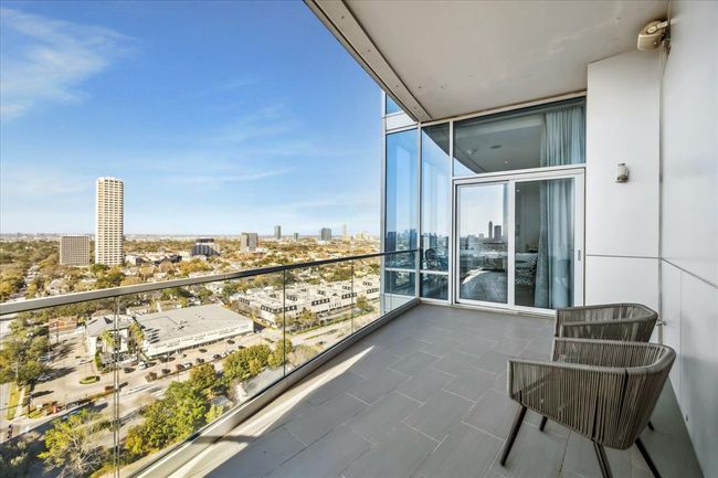 APT-17D - 2727 Kirby Dr, Condo with 2 bedrooms, 3 bathrooms and 3 parking in Houston TX | Image 23