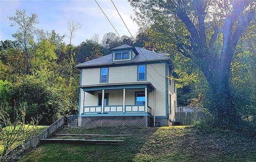 977 Gilman Ave, Marietta, OH, 45750-2749 | Card Image