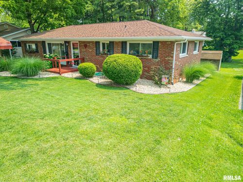 702 Magnolia Ave, Mount Vernon, IL, 62864-2820 | Card Image