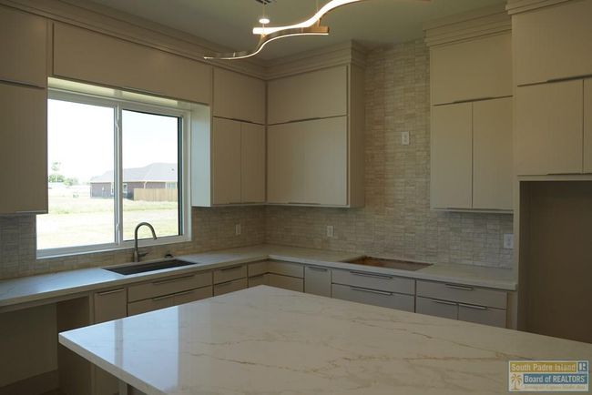3718 White Rock Cir, House other with 4 bedrooms, 4 bathrooms and 2 parking in Harlingen TX | Image 9