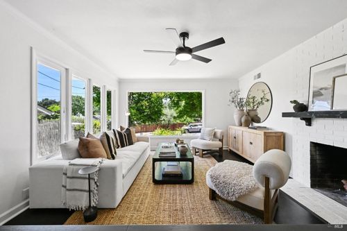 271 Irwin Street, San Rafael, CA, 94901 | Card Image