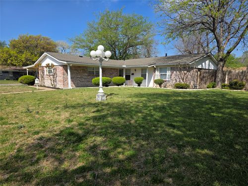 272 Palomino Dr, Saginaw, TX, 76179-2118 | Card Image