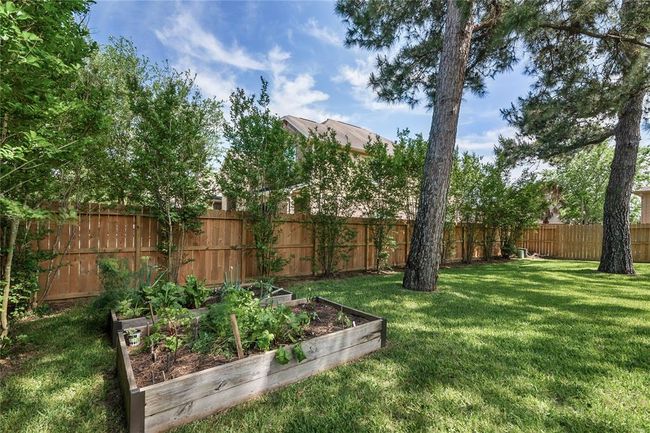 Charming vegetable garden to enjoy your own produce. | Image 37
