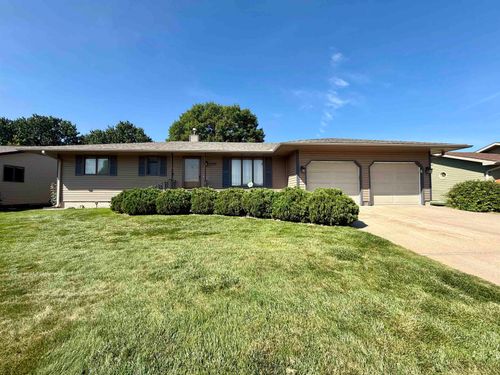 1501 Apache Ave, Hastings, NE, 68901-2807 | Card Image