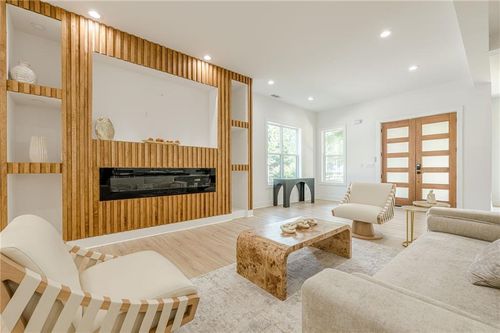 34 Candler Rd Ne, Atlanta, GA, 30317-3005 | Card Image