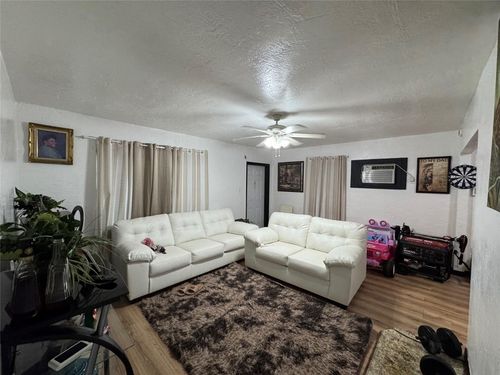 3913 Sw 28th St, West Park, FL, 33023-4427 | Card Image