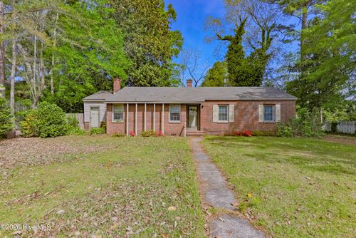 221 E Main St, Rose Hill, NC, 28458-5059 | Card Image