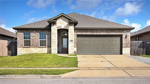 1102 Pasadena St, Portland, TX, 78374-2926 | Card Image