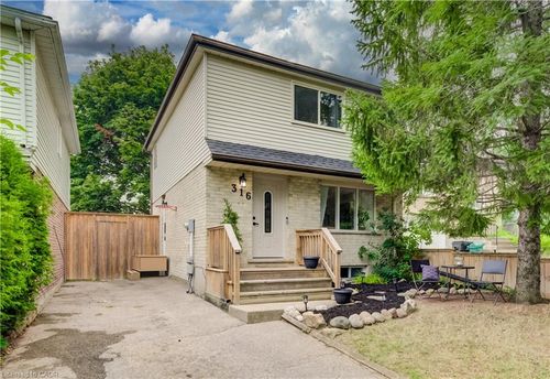 316 Ristau Pl, Kitchener, ON, N2E3B2 | Card Image