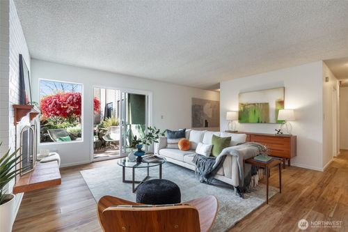 106-2858 32nd Ave W, Seattle, WA, 98199-2630 | Card Image