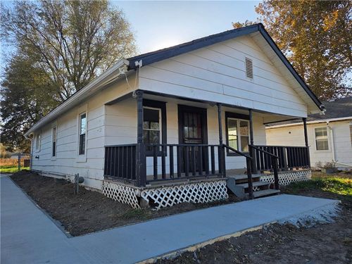1006 W Cliff St, Saint Joseph, MO, 64504-2402 | Card Image