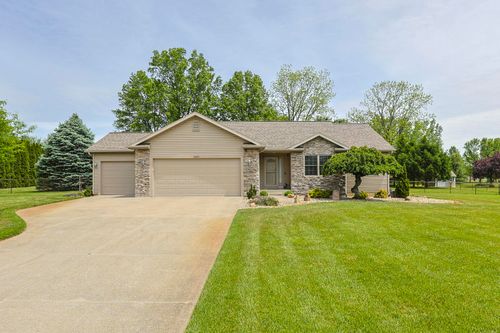 70895 Kristy Ln, Edwardsburg, MI, 49112-8751 | Card Image