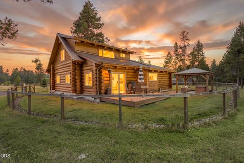 17299 Whiteoak Pl, Bend, OR, 97707-2661 | Card Image