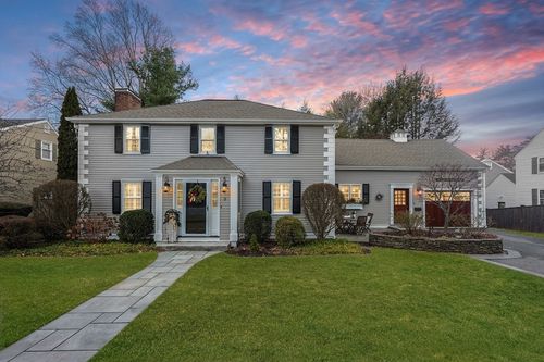 9 Elmcrest Cir, Melrose, MA, 02176-3401 | Card Image