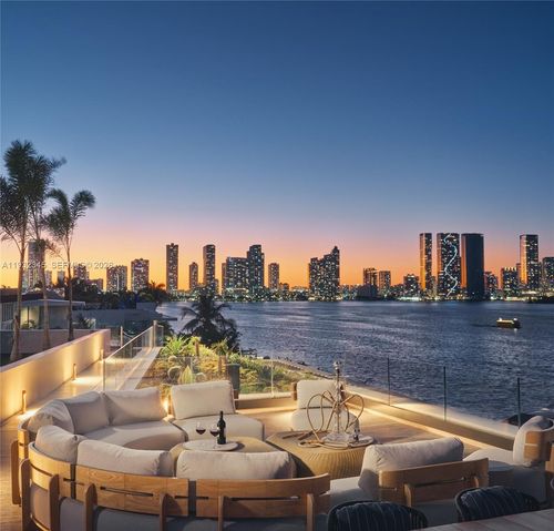 1413 N Venetian Way, Miami Beach, FL, 33139-1141 | Card Image
