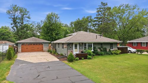 11832 Kumquat St Nw, Coon Rapids, MN, 55448-2337 | Card Image