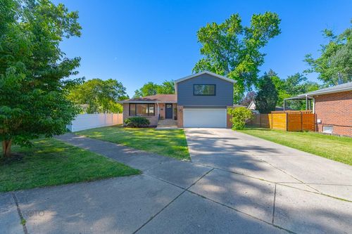 2405 Avondale Ave, Park Ridge, IL, 60068-2205 | Card Image