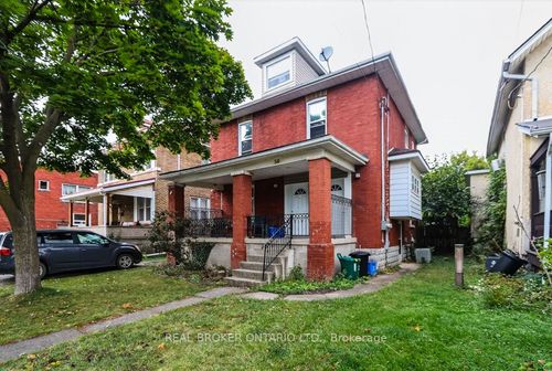 56 Regent St, Welland, ON, L3B4H6 | Card Image