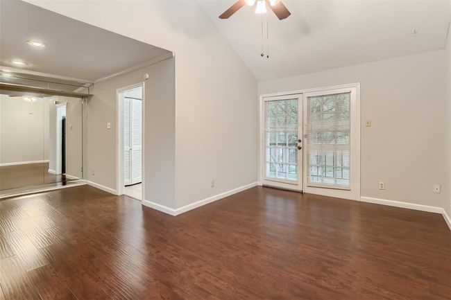 Living Room/Dining Room | Image 10