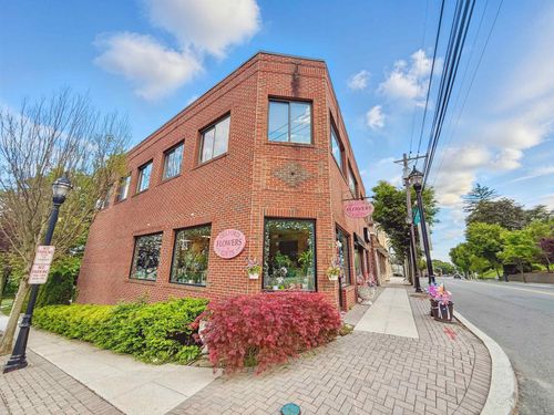 854 Kinderkamack Rd, River Edge, NJ, 07661-2324 | Card Image