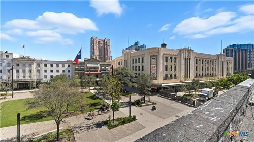 202-222 Losoya St, San Antonio, TX, 78205-2610 | Card Image