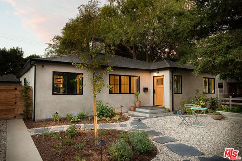 12227 La Maida St, Valley Village, CA, 91607-3622 | Card Image