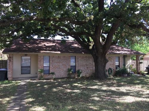 410 Brentwood Dr E, College Station, TX, 77840-4611 | Card Image