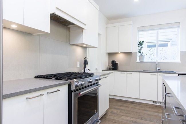 39253 Falcon Cres, House other with 3 bedrooms, 3 bathrooms and 3 parking in Squamish BC | Image 15