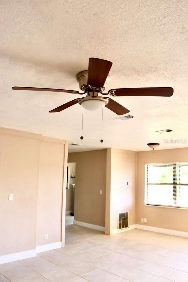 425 Walnut St, House other with 3 bedrooms, 2 bathrooms and null parking in DAYTONA BEACH FL | Image 6