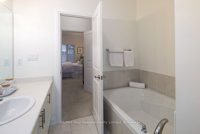 4 Sutton Lane, Condo with 2 bedrooms, 2 bathrooms and 1 parking in Collingwood ON | Image 21