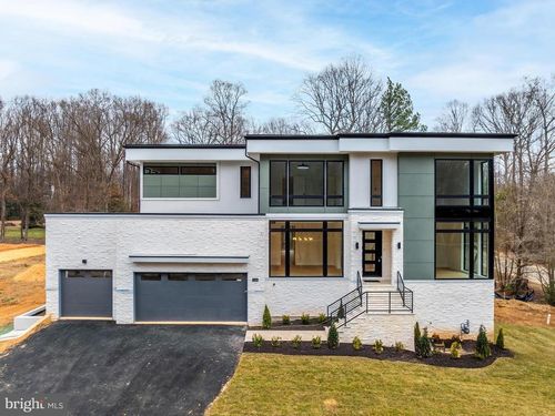 731 Ellsworth Ave, GREAT FALLS, VA, 22066-2930 | Card Image