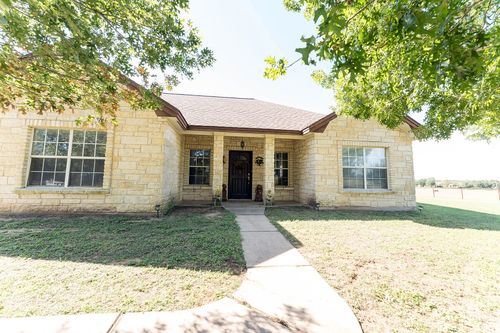2542 Witter Rd, Lockhart, TX, 78644-2817 | Card Image