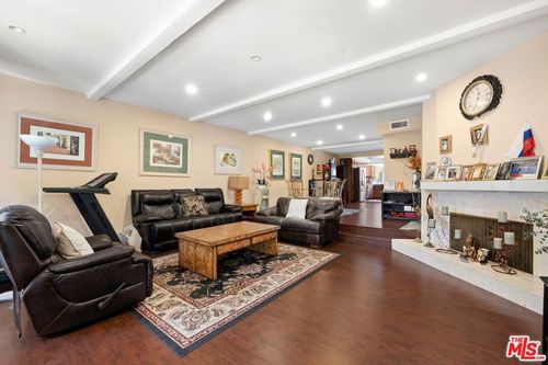 17832 Margate St, Encino, CA, 91316-2223 | Card Image