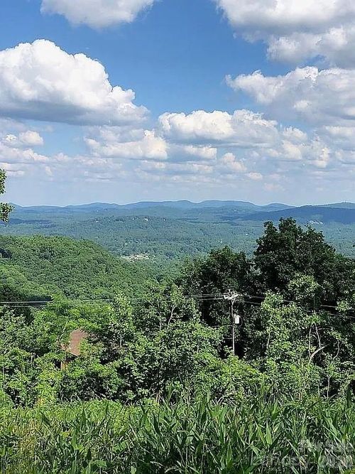 000 Alta Circle, Hendersonville, NC, 28739 | Card Image