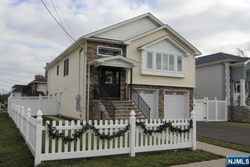 7 Grant St, Elmwood Park, NJ, 07407-2235 | Card Image