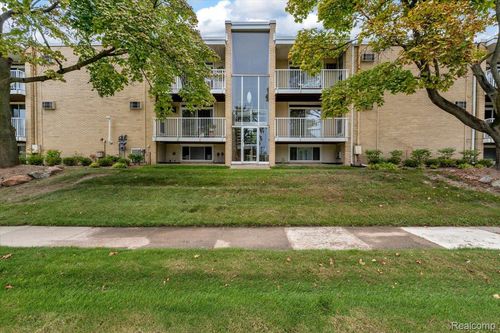 d-1-4909 Crooks Rd, Royal Oak, MI, 48073-1246 | Card Image