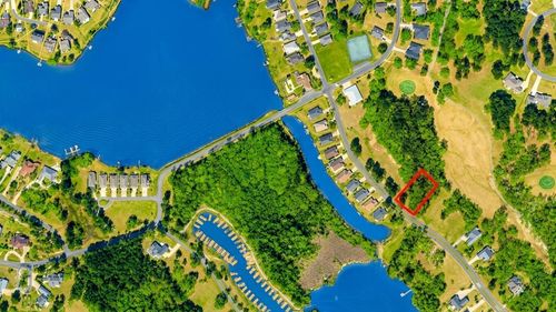 72 Ridge Lake Dr, Manning, SC, 29102-9511 | Card Image