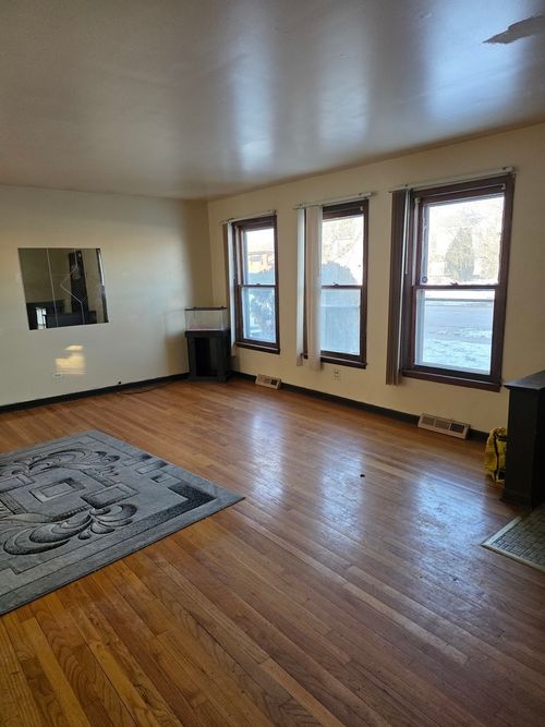 16440 Michigan Ave, South Holland, IL, 60473-2119 | Card Image