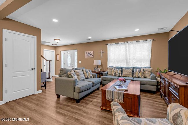 119 Darien Rd, House other with 6 bedrooms, 3 bathrooms and null parking in Howell NJ | Image 9