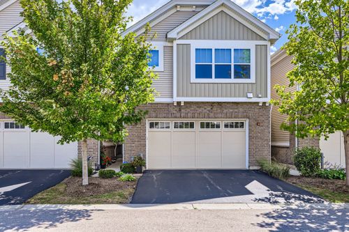 3222 N Heritage Ln, Arlington Heights, IL, 60004-1213 | Card Image