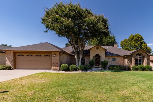 204 Meadowlakes Drive, Meadowlakes, TX, 78654 | Card Image