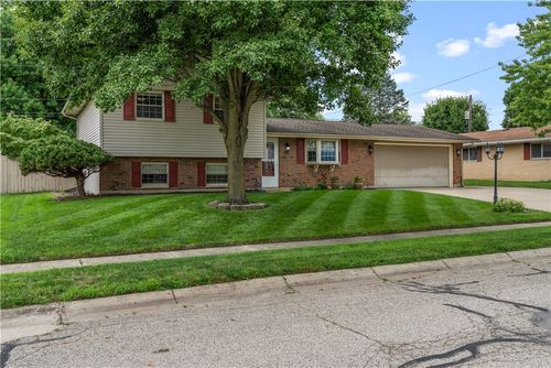1890 Wilshire Dr, Xenia, OH, 45385-1156 | Card Image